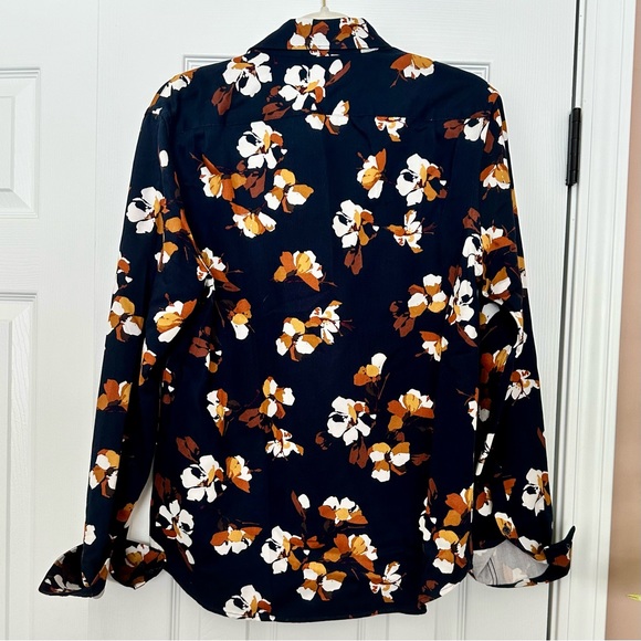 Floral button down - Picture 3 of 4